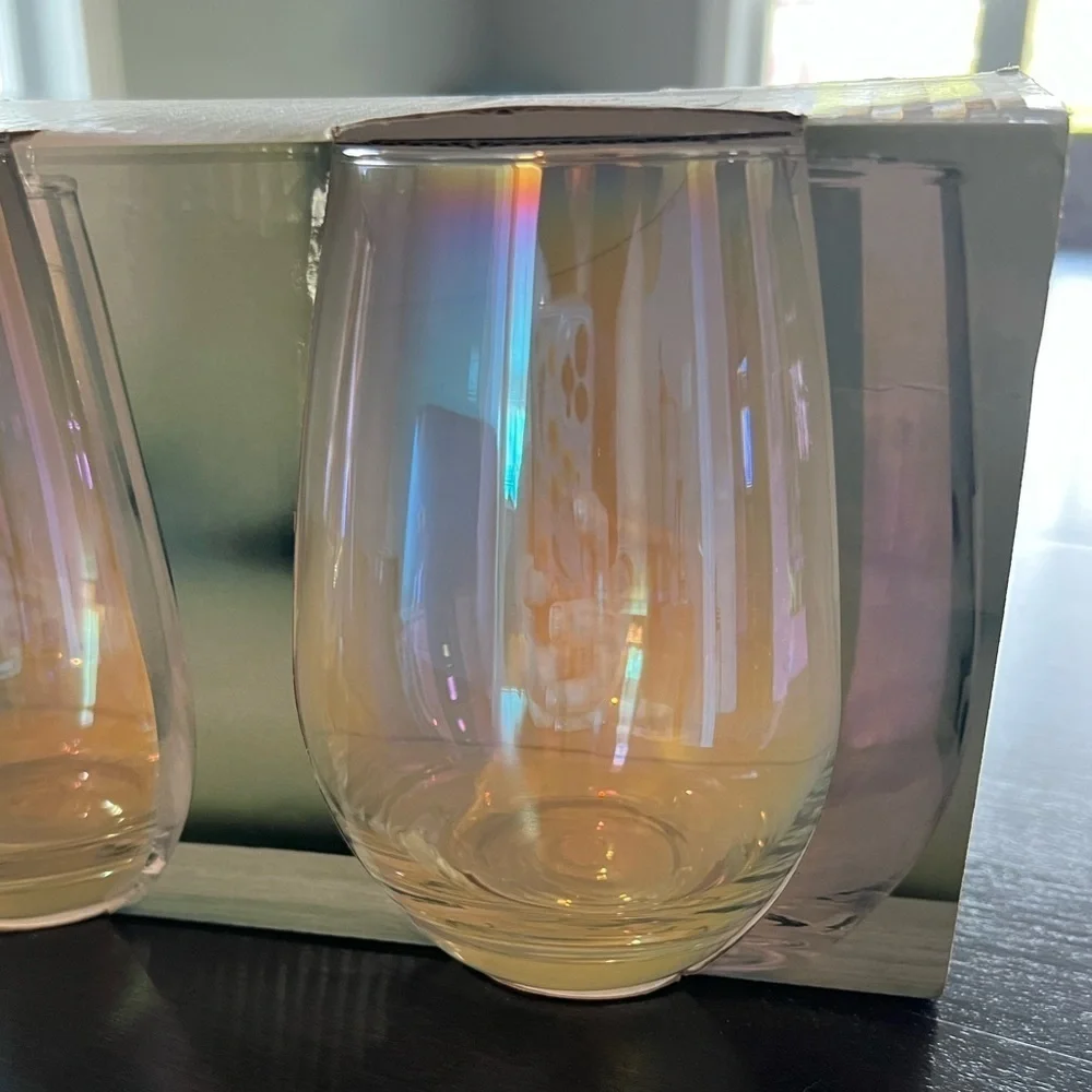 New in Box Circleware Radiance White Pearl Stemless Wine Glasses